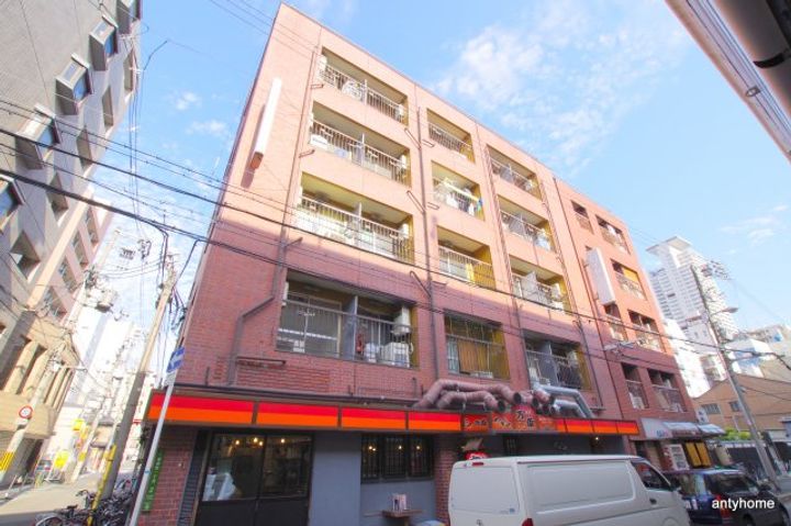 南森町ロイヤルハイツの外観