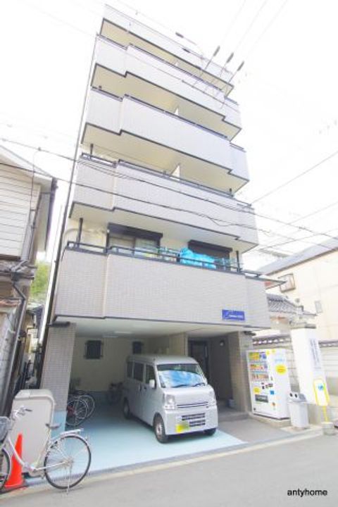 MRM北梅田の外観