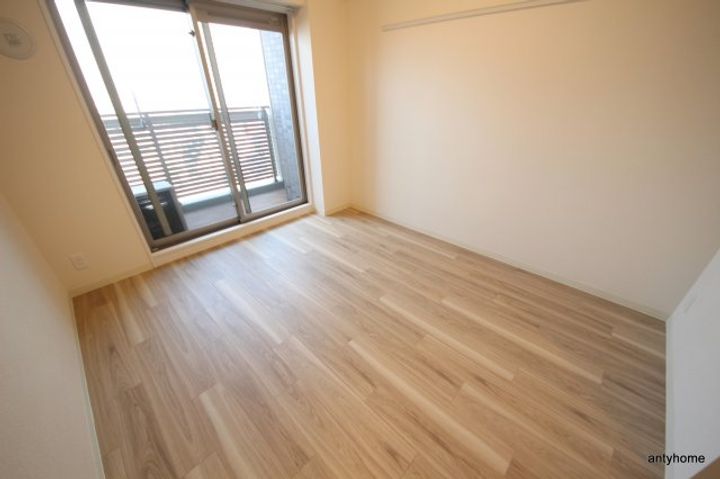 プレサンス扇町駅前の居間