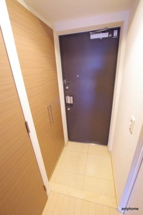 インザグレイス天神橋の玄関