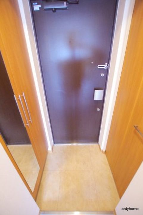 クリーデンス福島の玄関