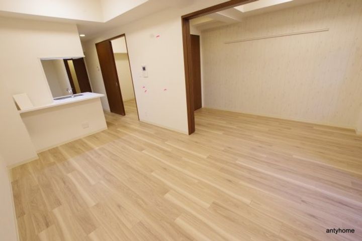 プレサンス阿波座駅前の居間