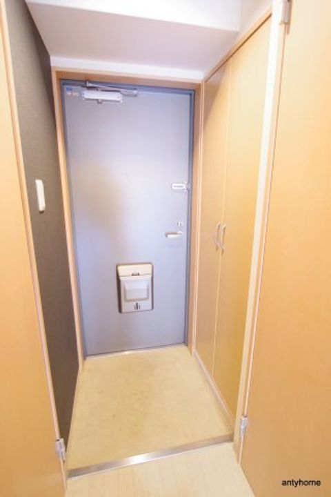 Gramercy Juso-higashi 2ndの玄関