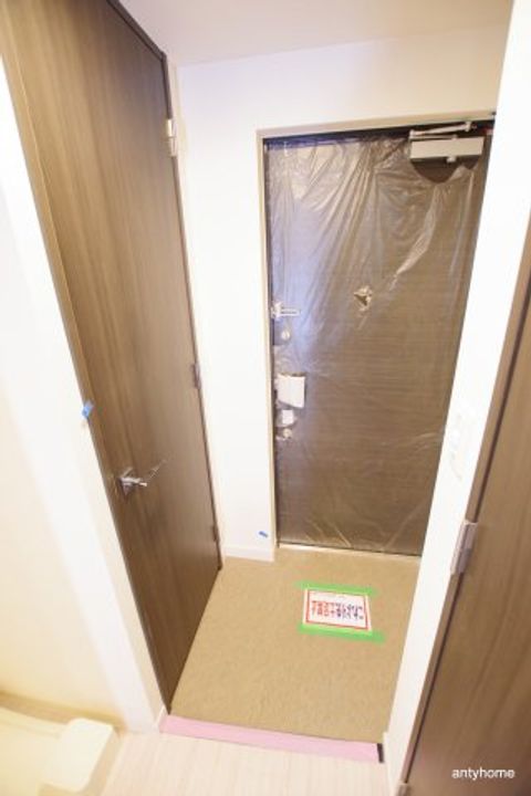 プレサンス新大阪イオリアの玄関