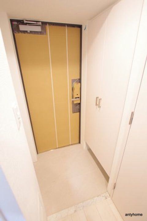 エスリード難波ザ・アークの玄関