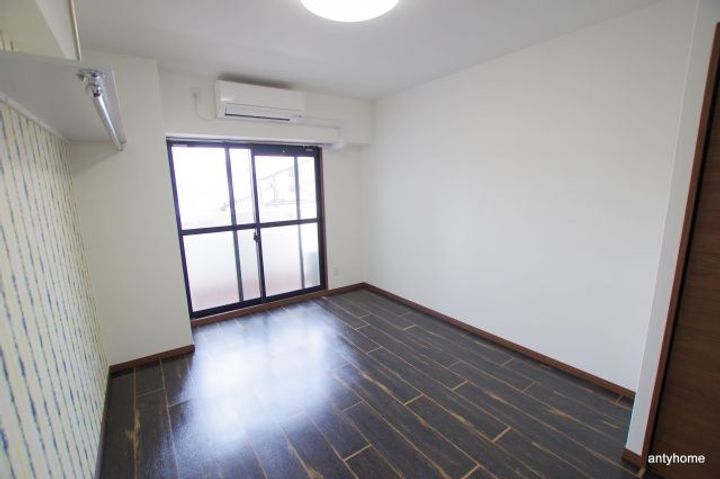 ウインズコート西梅田2の寝室