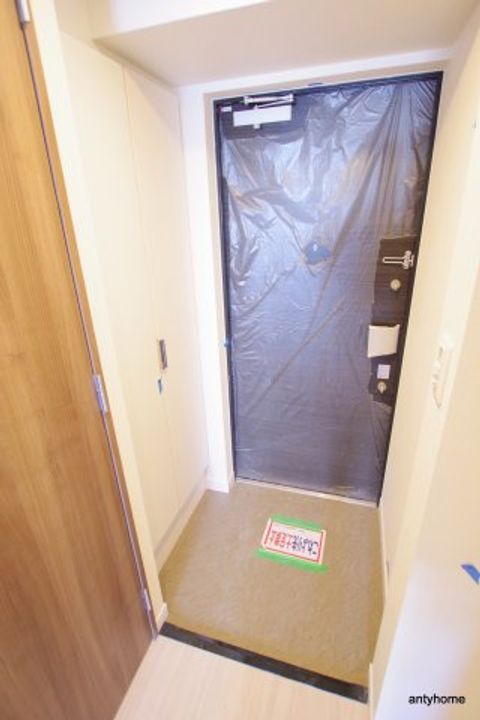 プレサンス新大阪イオリアの玄関