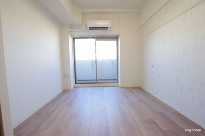 プレサンス新大阪イオリアの居間