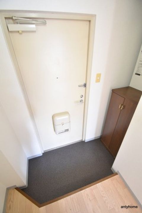 大阪府吹田市江坂町3丁目(マンション)の賃貸物件の玄関