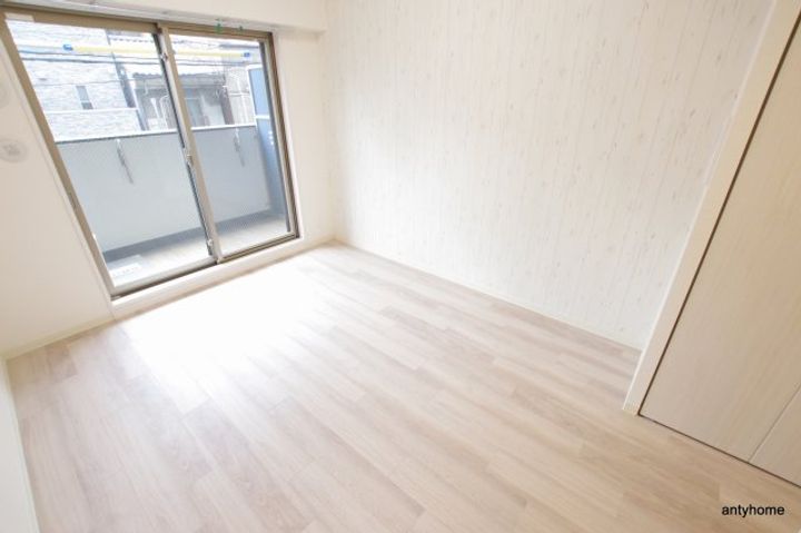 プレサンス難波マジョリティの寝室