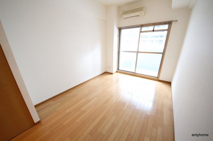 大阪府大阪市北区南森町2丁目(マンション)の賃貸物件の居間