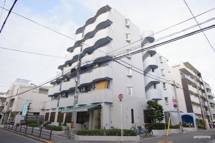 エステハイツ塚本の外観