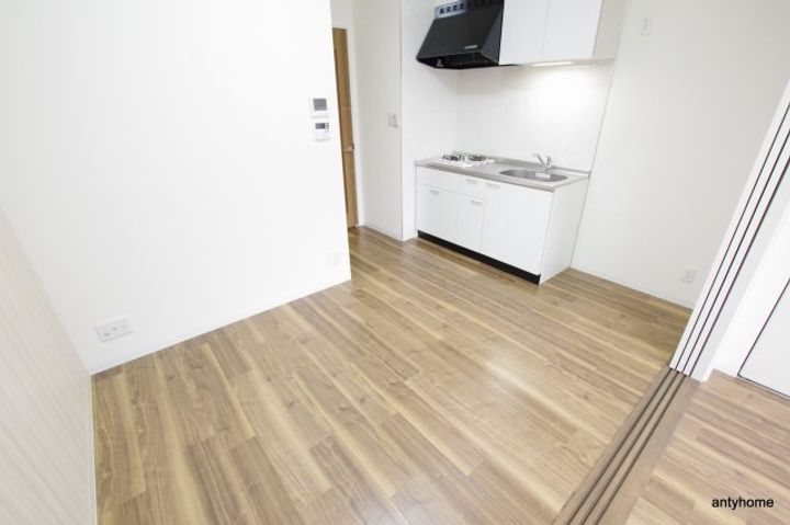 RIDGEガーデン江坂Ⅰの居間