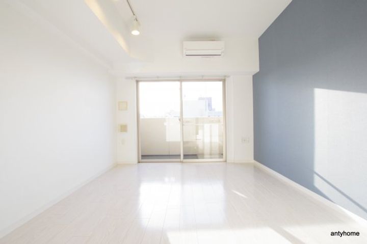 大阪府吹田市垂水町3丁目(マンション)の賃貸物件の居間