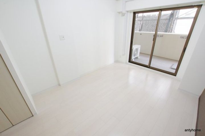 Luxe西長堀の寝室