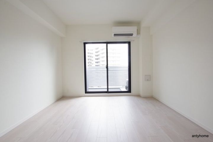 S-RESIDENCE天満Gracisの居間