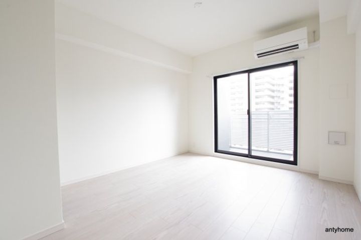 S-RESIDENCE天満Gracisの居間