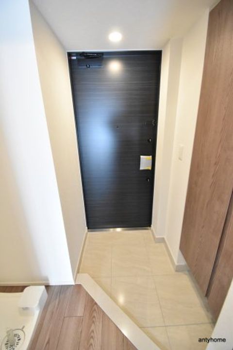 大阪府大阪市中央区和泉町1丁目(マンション)の賃貸物件の玄関