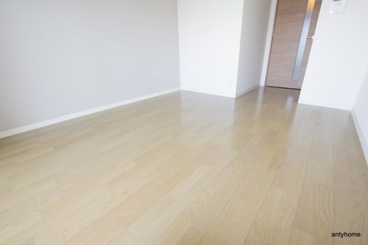 プランドール新大阪PARKレジデンスの居間