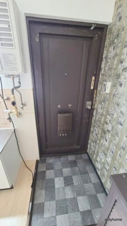 ナカジョウマンションの玄関