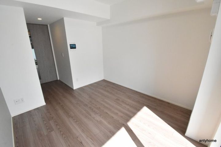 ルネフラッツ谷町四丁目の居間