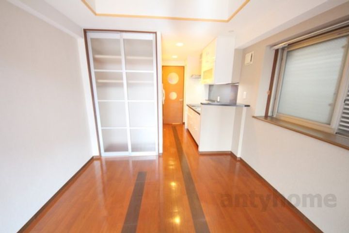 コンソラーレ同心の居間