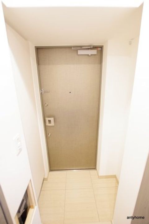 レジュールアッシュOSAKA新深江の玄関