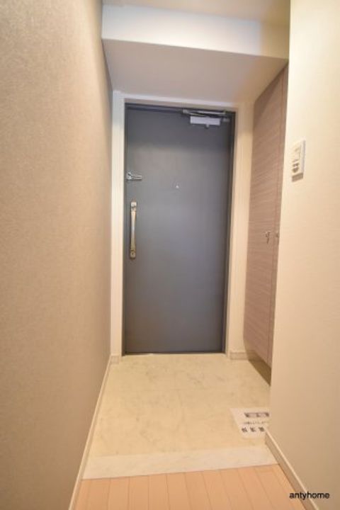 スワンズシティ新大阪の玄関