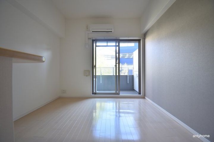 スワンズシティ新大阪の居間