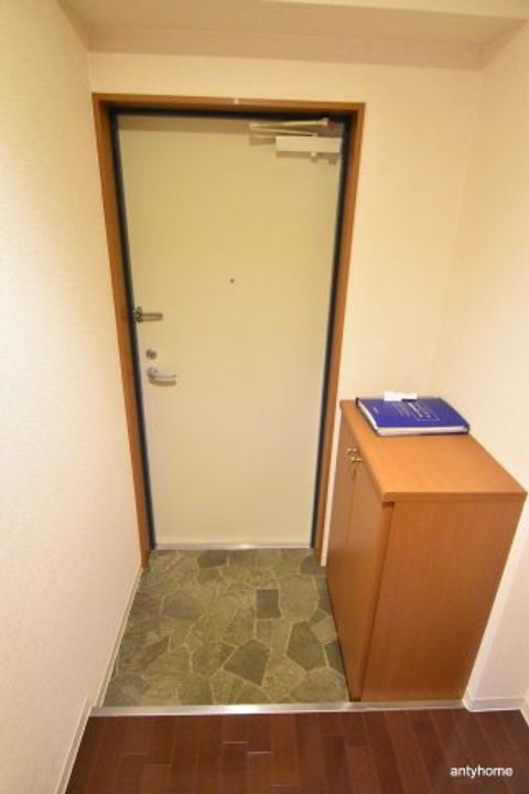 ラトゥール江坂の玄関