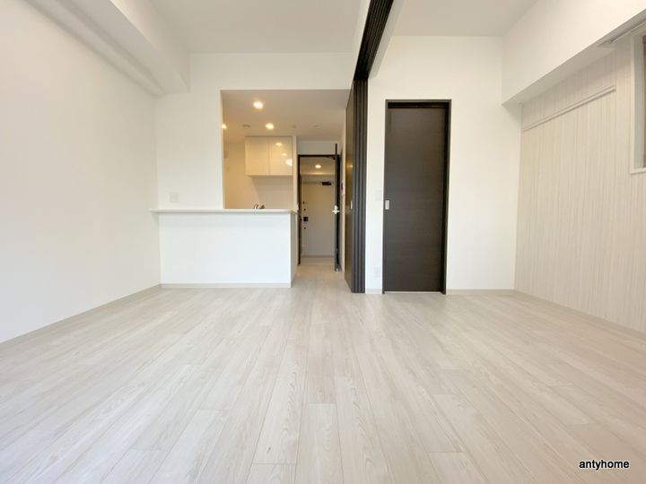 エステムコート谷町九丁目の居間