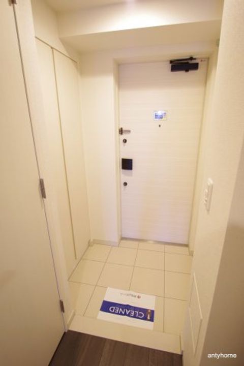 大阪府吹田市広芝町(マンション)の賃貸物件の玄関