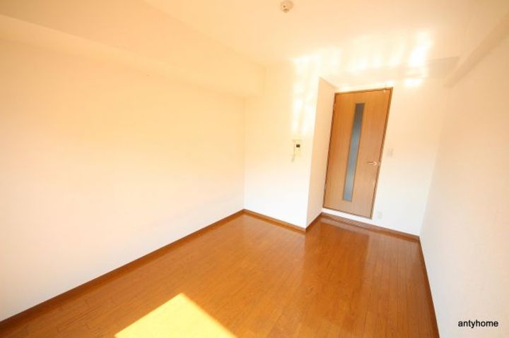 大阪府大阪市北区西天満4丁目(マンション)の賃貸物件の居間