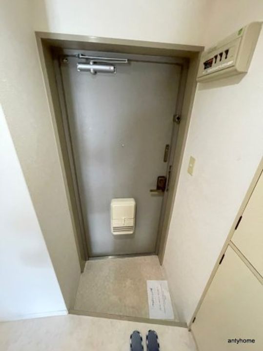 大阪府吹田市泉町5丁目(マンション)の賃貸物件の玄関