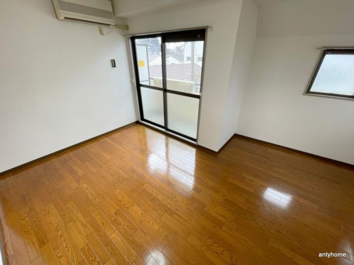 大阪府吹田市泉町5丁目(マンション)の賃貸物件の居間
