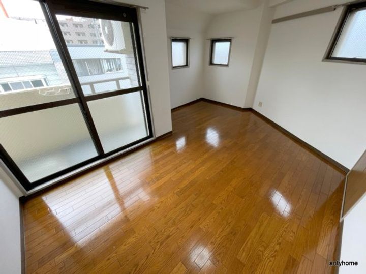 大阪府吹田市泉町5丁目(マンション)の賃貸物件の居間