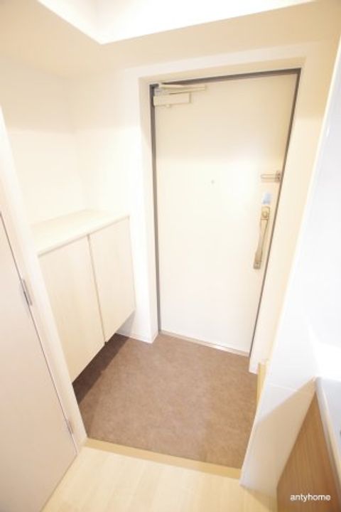 大阪府大阪市北区長柄東3丁目(マンション)の賃貸物件の玄関