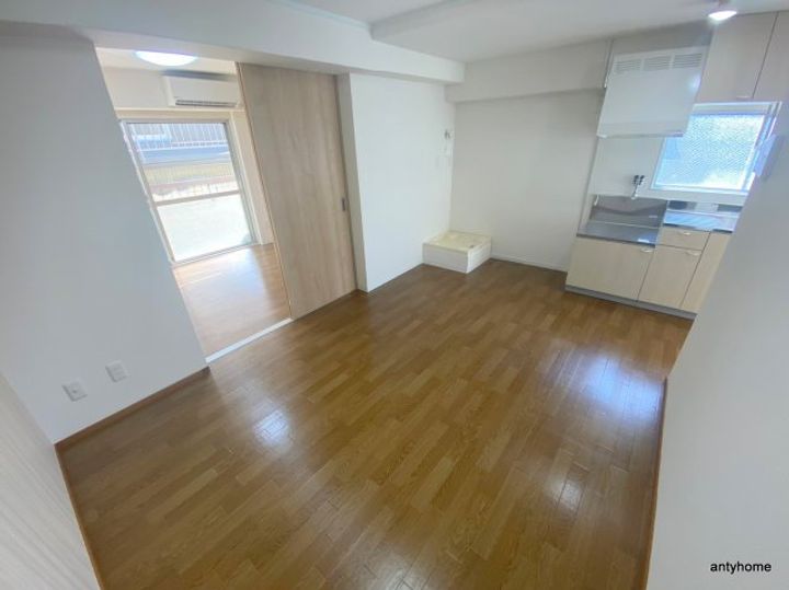 大阪府大阪市都島区都島中通3丁目(マンション)の賃貸物件の居間