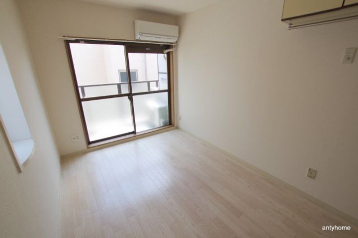 大阪府大阪市北区長柄中1丁目(マンション)の賃貸物件の居間