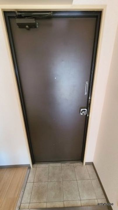 大阪府吹田市泉町4丁目(マンション)の賃貸物件の玄関
