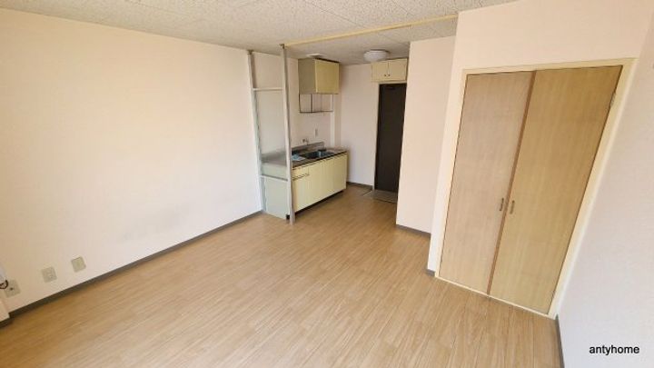 大阪府吹田市泉町4丁目(マンション)の賃貸物件の居間