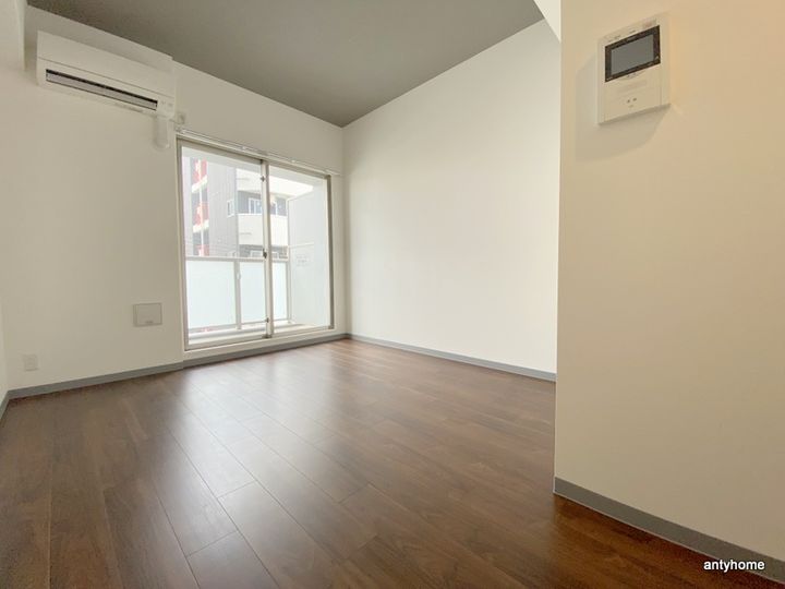 BROAD 新うめきたRESIDENCEの居間