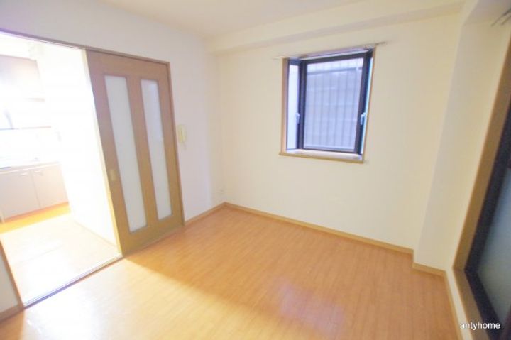 フローラルステージ同心町の居間