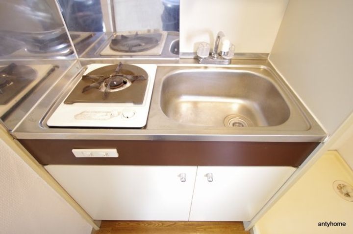 サンコーポウエノのキッチン