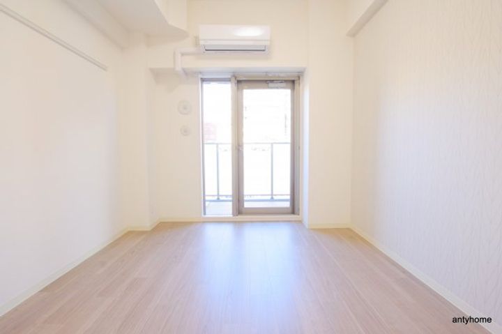 プレサンス新大阪ストリームの居間