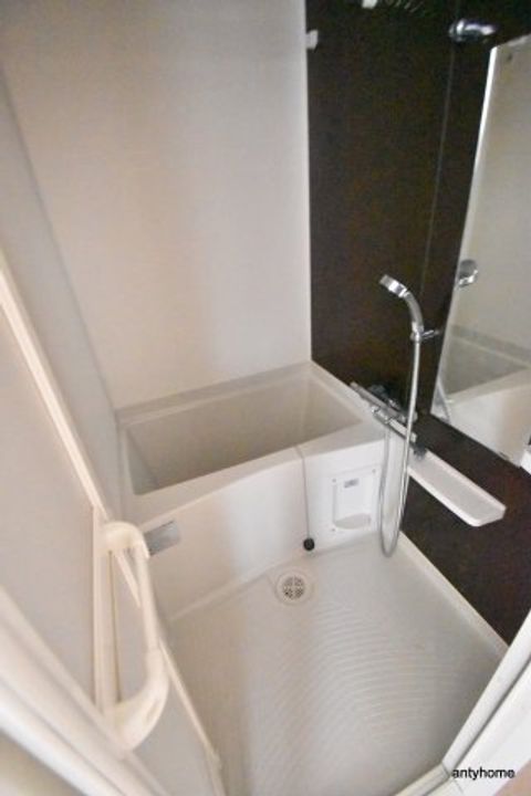 Luxe新大阪EAST2の風呂