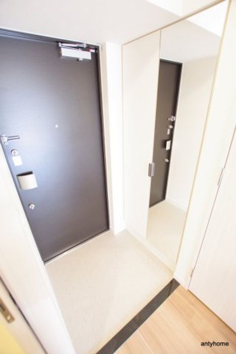 プレサンス新大阪ジェイズの玄関