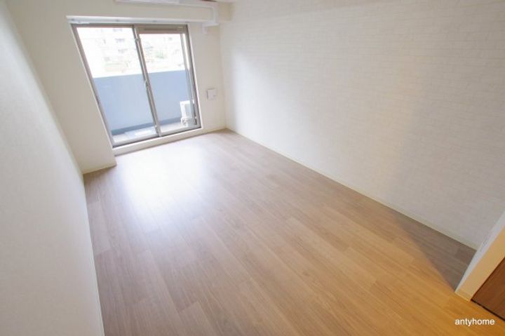 PHOENIX新大阪の居間