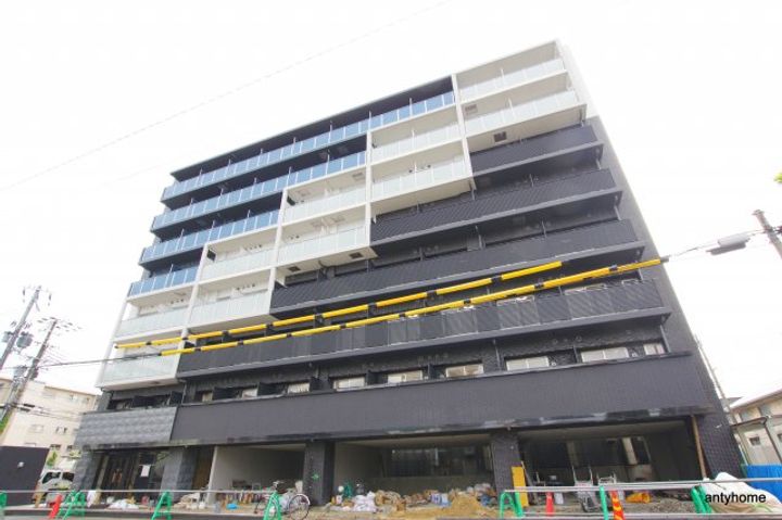プレサンス塚本ミッドマークの外観
