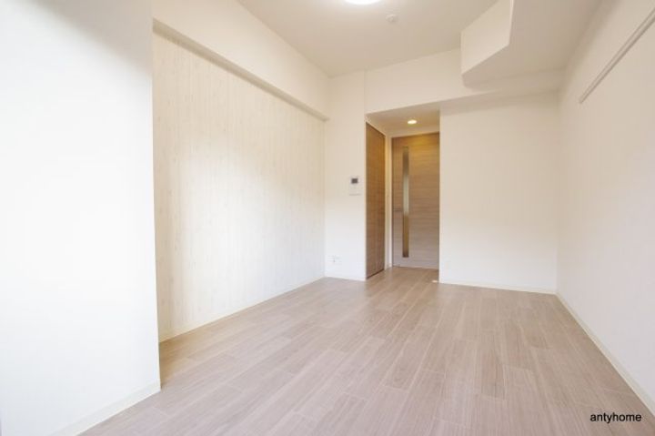 プレサンス OSAKA DOMECITY クロスティの居間